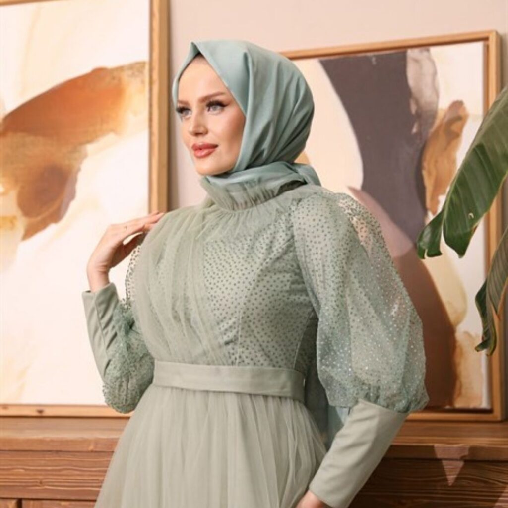 TESETTÜR TÜL ABİYE: HEM ŞIK HEM NEŞELİ BİR GÖRÜNÜM