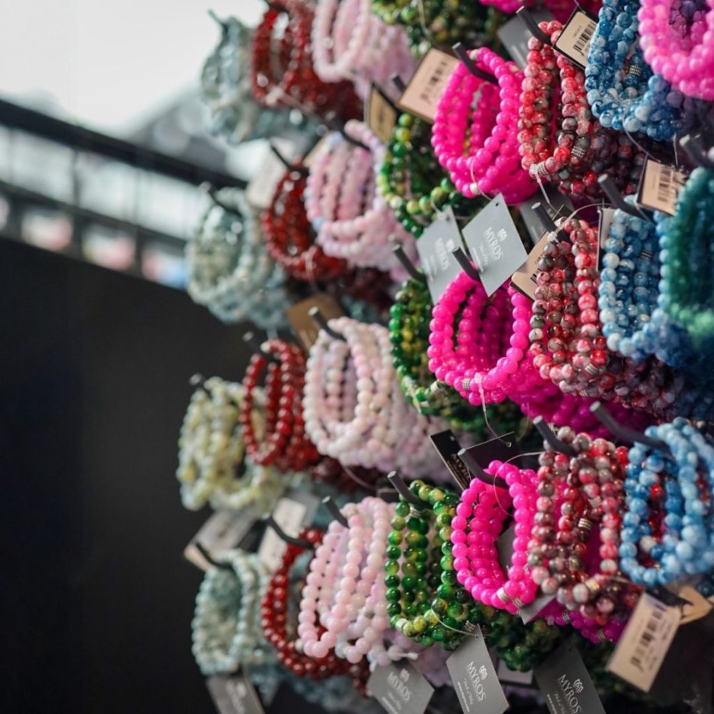 Takı Satışı Karlı mı? İşletmeler İçin Rehber