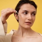 Yenileyici Yüz Serumu Ne İşe Yarar?